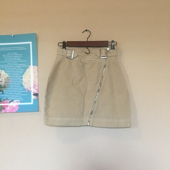 [SOLD] Urban Outfitters harmony corduroy zip skirt - Picture 3 of 5